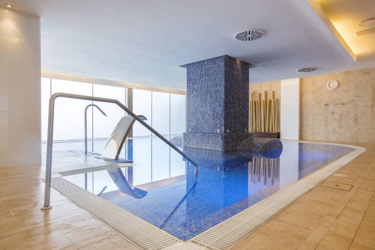 Hipotels Cala Millor Park indoor pool 1