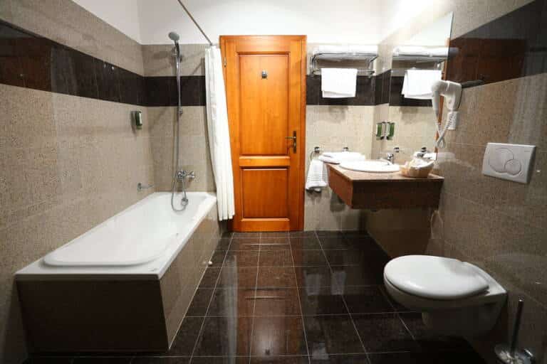 Room_Bathroom