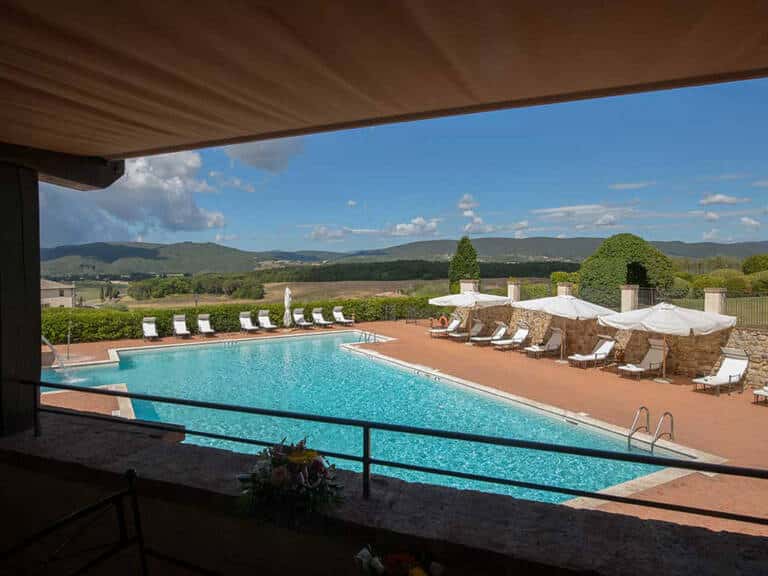 1024_borgo_bagnaia_spa_resort_ristoranti_poolbar_gallery_03