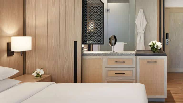 Hyatt-Regency-Hua-Hin-P460-Twin-Room-Bathroom