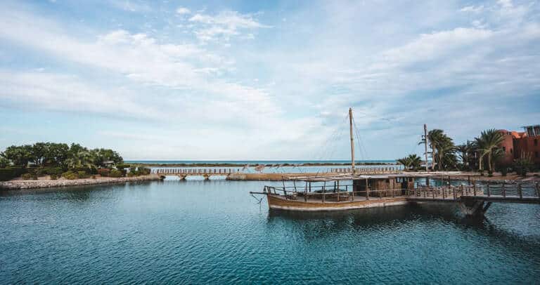 Sheraton-Miramar-El-Gouna-Boat-Bar-2