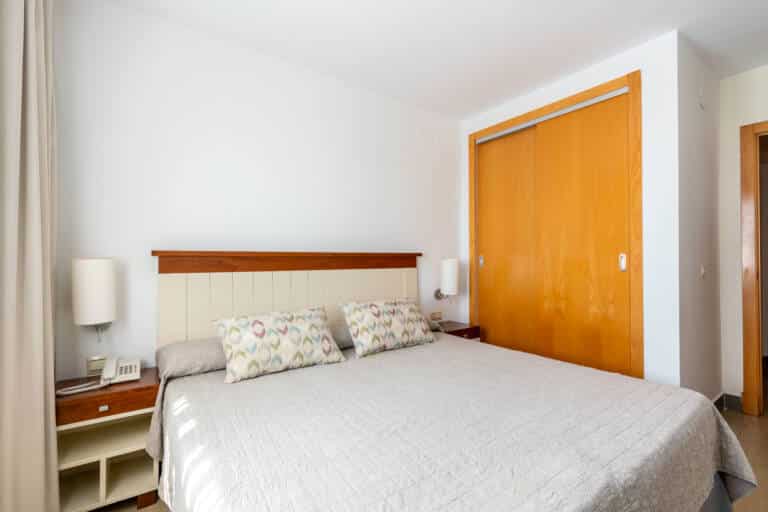 Leo Punta umbria bedroom (1)