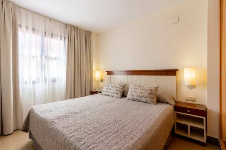 Leo punta umbria bedroom (1)