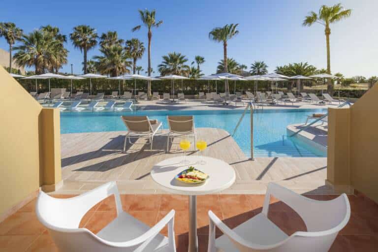 11 - Double Swim Up Terrace
