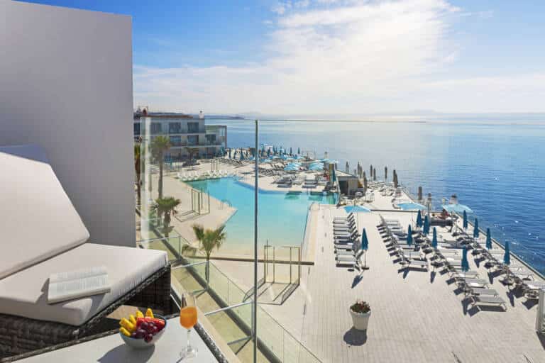16 Room terrace