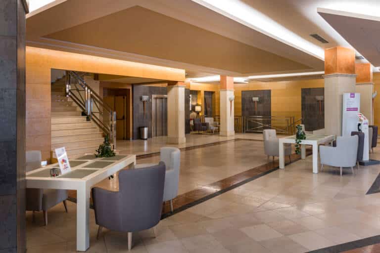 2 Lobby