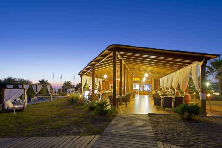 24 - Beach Club