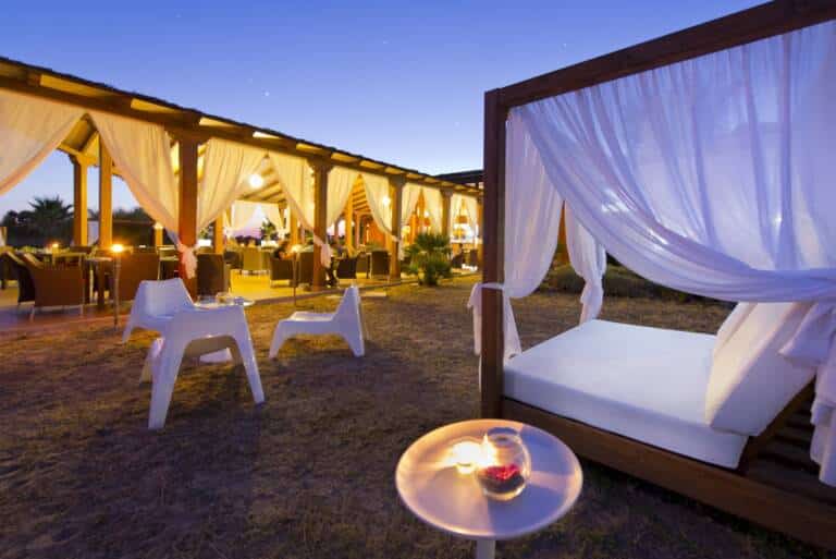 26- Beach Club-chillout area