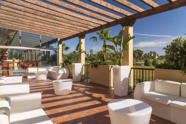 30- Lobby bar terrace