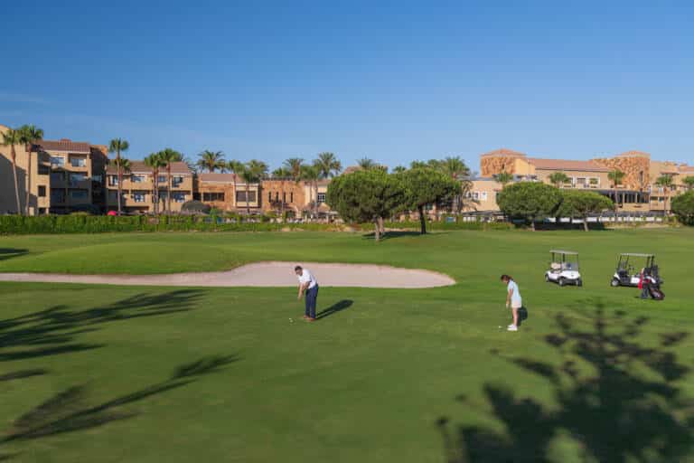 31- hotel and golf